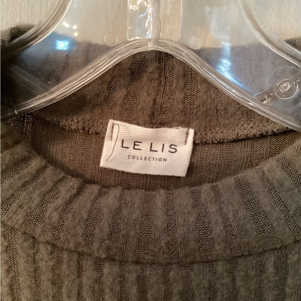 LE LIS SIZE LARGE LONG SLEEVE MOCK NECK PULLOVER CROPPED TOP - Picture 4 of 6